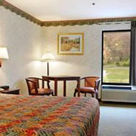 Super 8 By Wyndham Erwin, I-26 Exit 37 Motel Habitación foto