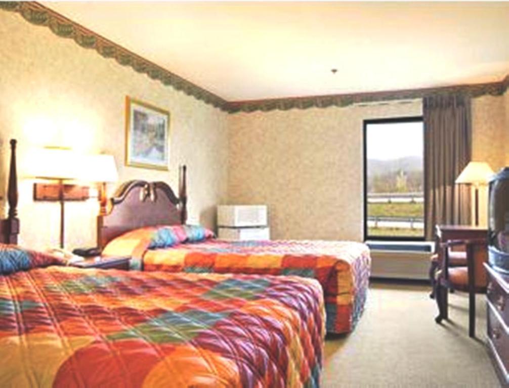 Super 8 By Wyndham Erwin, I-26 Exit 37 Motel