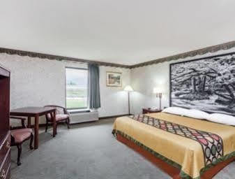 Super 8 By Wyndham Erwin, I-26 Exit 37 2*