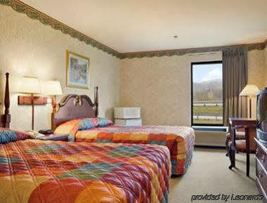 Super 8 By Wyndham Erwin, I-26 Exit 37 Motel Erwin